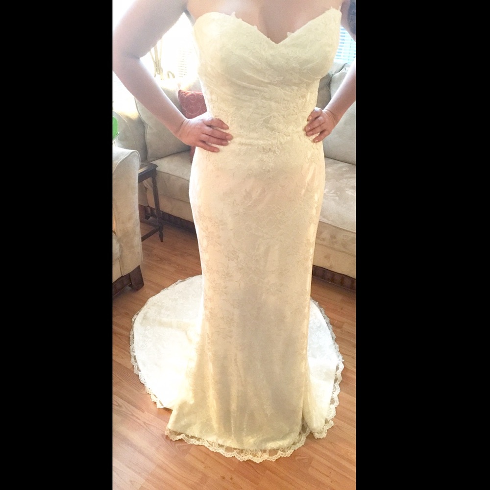 NWT Unaltered Ivory Lace Strapless Wedding Dress - Picture 5 of 11